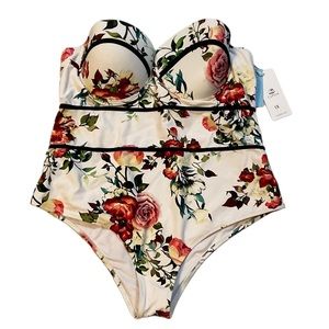 Cupshe swimsuit in 1X Floral One Piece NWT